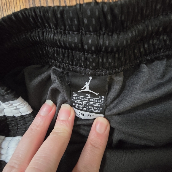 Boys Jordan Dri Fit Basketball Shorts Black Gray Youth XL - Picture 5 of 5